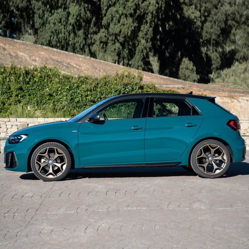 Audi A1 2019-2024 Bijon Kapağı Siyah 5 Adet 4M0601173E