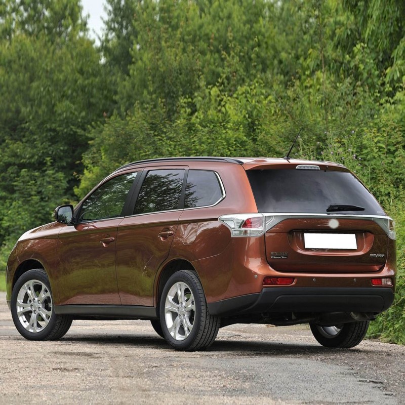Mitsubishi Outlander 2013-2016 Arka Silecek Kolu Silgi Kapak Takımı