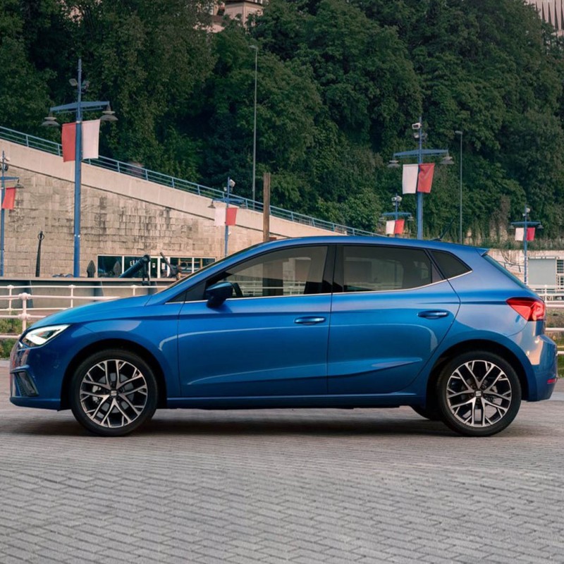 Seat İbiza 2022-2025 Şifreli Bijon Kapağı Siyah 4 Adet 4M0601173C