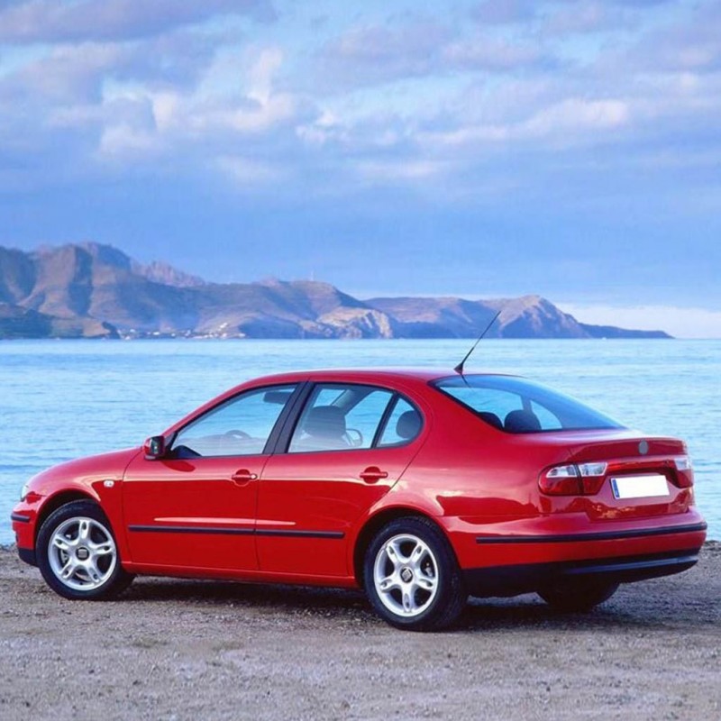 Seat Toledo 1999-2004 Arka Bagaj Amortisörü Pistonu 1M5827550B